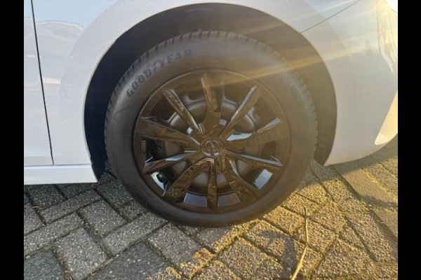 Opel Corsa 1.2 Edition Zwart dak,afneembare trekhaak,stoelverwarming,parkeersensoren