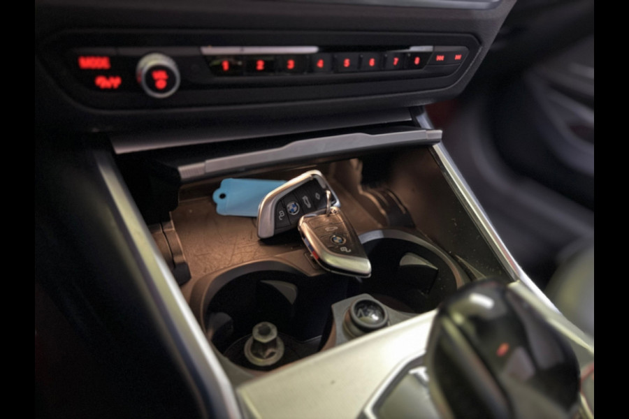 BMW 3-serie 330i High Executive Edition | M-Pakket | Pano | HUD | 360° Camera | 20' inch | Adaptive Cruise Control | Harman/Kardon