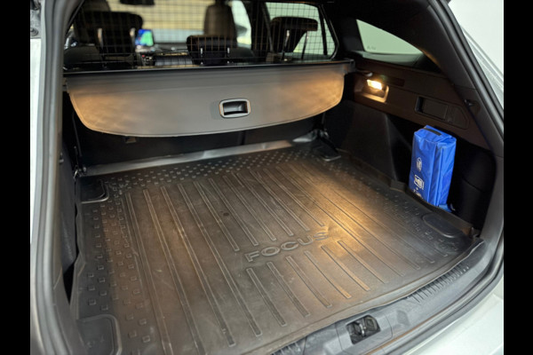 Ford FOCUS Wagon 1.5 EcoBoost ST Line Business | Sportstoelen | 18'inch | Navigatie | HUD | Adaptive Cruise Control | Camera