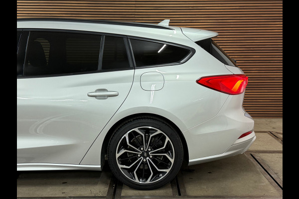 Ford FOCUS Wagon 1.5 EcoBoost ST Line Business | Sportstoelen | 18'inch | Navigatie | HUD | Adaptive Cruise Control | Camera