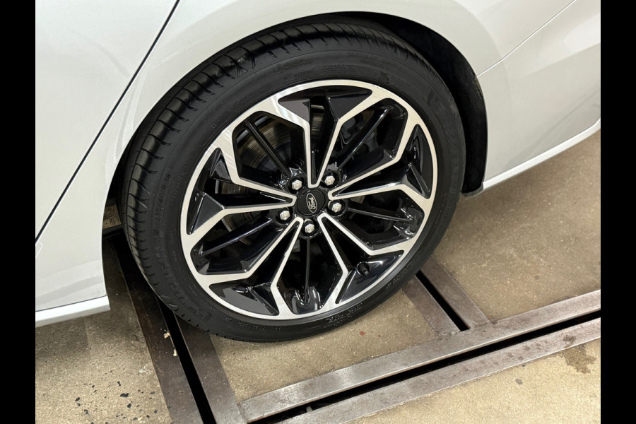 Ford FOCUS Wagon 1.5 EcoBoost ST Line Business | Sportstoelen | 18'inch | Navigatie | HUD | Adaptive Cruise Control | Camera