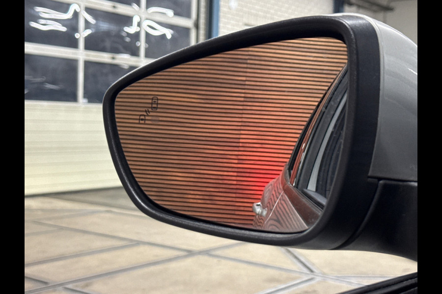 Ford FOCUS Wagon 1.5 EcoBoost ST Line Business | Sportstoelen | 18'inch | Navigatie | HUD | Adaptive Cruise Control | Camera