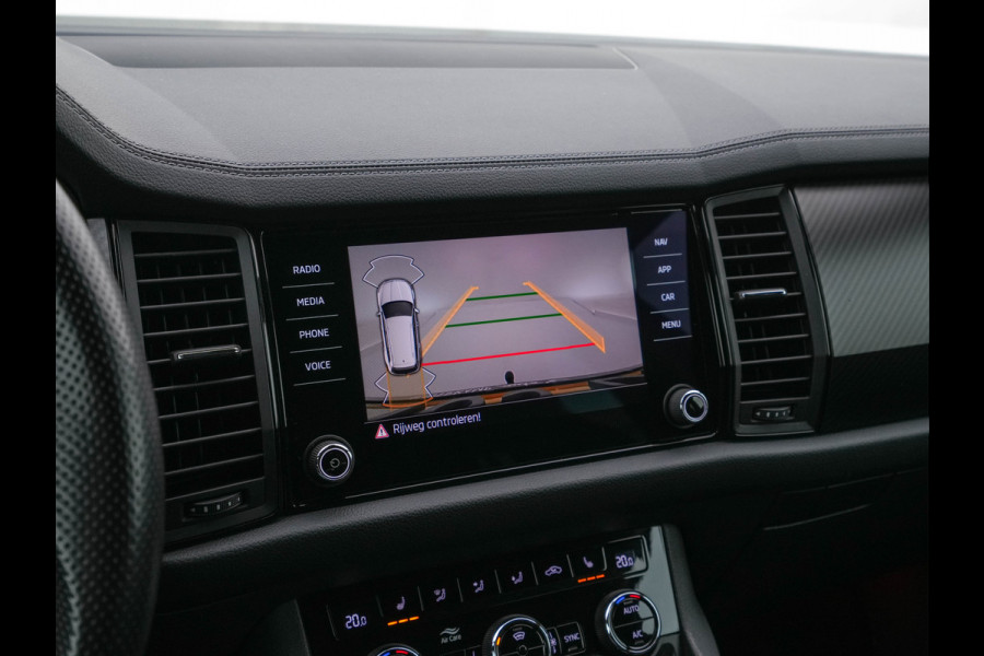 Škoda Kodiaq 1.5 TSI Sportline Business [ 7-Pers. ] (INCL-BTW) Aut. *LEATHER-MICROFIBRE | FULL-LED | ADAPTIVE-CRUISE | MEMORY-PACK | DIGI-COCKPIT | NAVI-FULLMAP | CAMERA | DAB+ | AMBIENT-LIGHT | KEYLESS | CARPLAY | PRIVACY-GLASS| TOWBAR | 20''