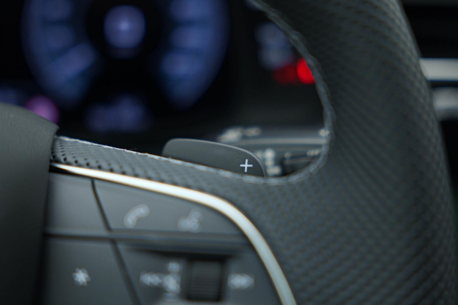 Audi Q8 60 TFSI e quattro Pro Line S Competition |Pano|RS-Zetels|HUD|4-Wielsturing|B&O|