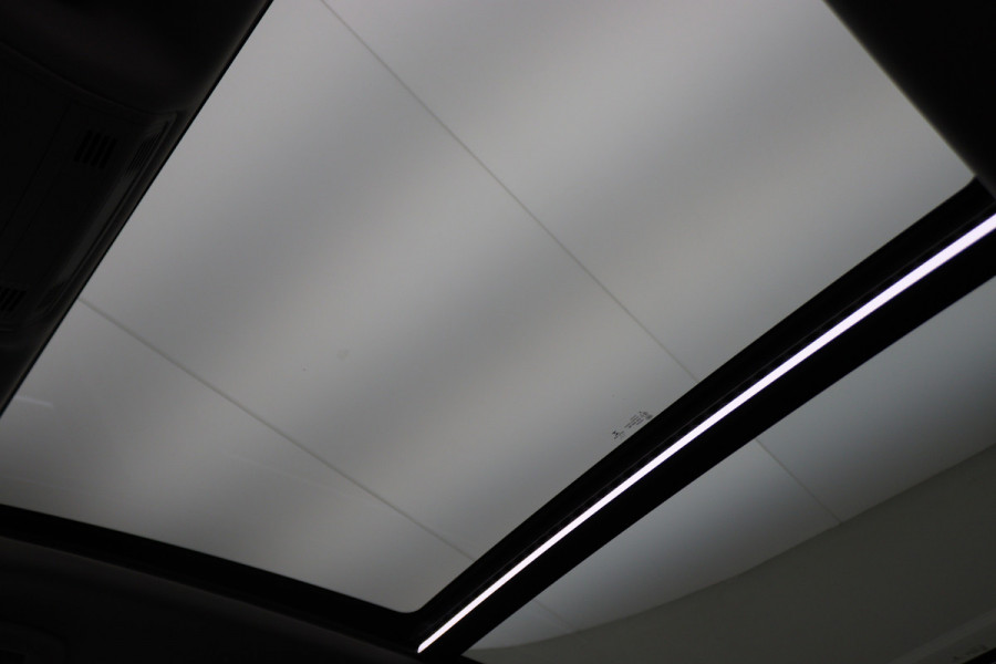 Volkswagen Touran 1.4 TSI DSG Highline Business R Panoramadak, ACC, Camera, Navigatie, Bluetooth, LED, Trekhaak, 17''