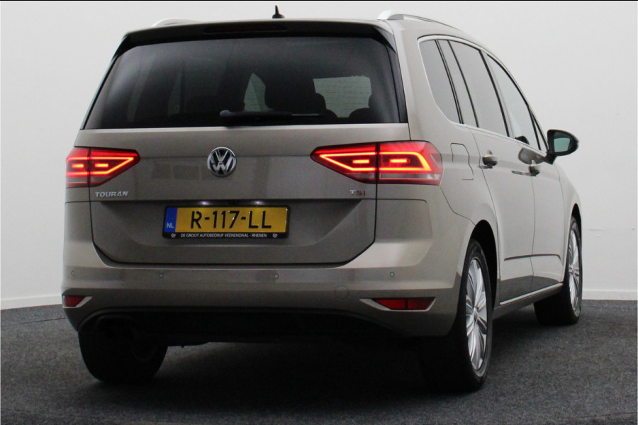 Volkswagen Touran 1.4 TSI DSG Highline Business R Panoramadak, ACC, Camera, Navigatie, Bluetooth, LED, Trekhaak, 17''