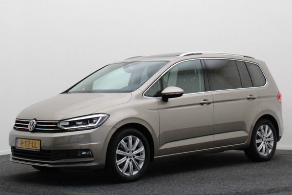 Volkswagen Touran 1.4 TSI DSG Highline Business R Panoramadak, ACC, Camera, Navigatie, Bluetooth, LED, Trekhaak, 17''