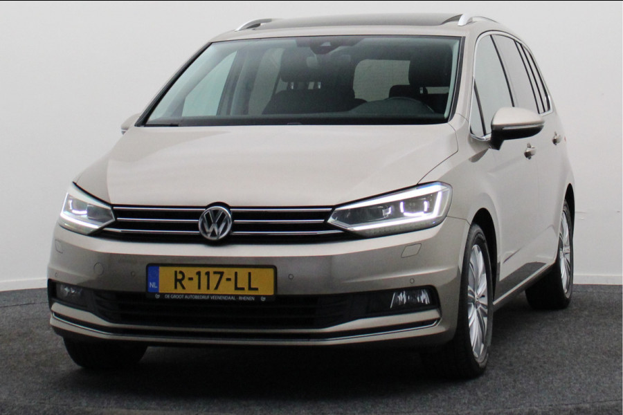 Volkswagen Touran 1.4 TSI DSG Highline Business R Panoramadak, ACC, Camera, Navigatie, Bluetooth, LED, Trekhaak, 17''