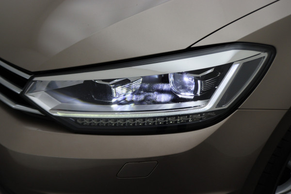 Volkswagen Touran 1.4 TSI DSG Highline Business R Panoramadak, ACC, Camera, Navigatie, Bluetooth, LED, Trekhaak, 17''