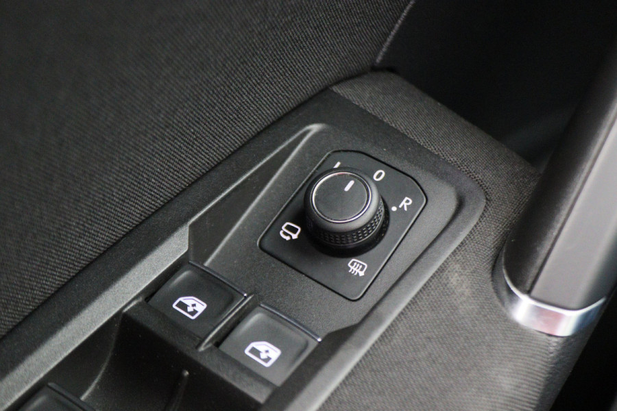 Volkswagen Touran 1.4 TSI DSG Highline Business R Panoramadak, ACC, Camera, Navigatie, Bluetooth, LED, Trekhaak, 17''