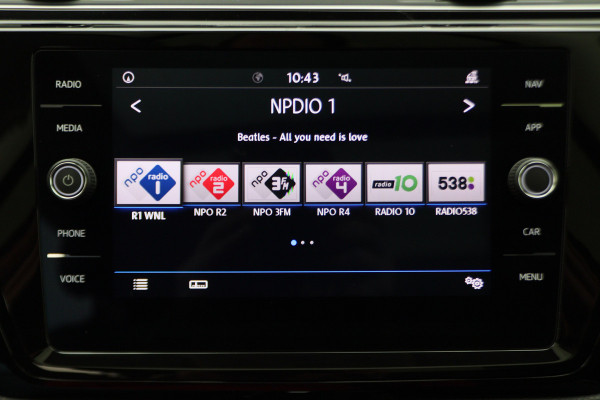 Volkswagen Touran 1.4 TSI DSG Highline Business R Panoramadak, ACC, Camera, Navigatie, Bluetooth, LED, Trekhaak, 17''