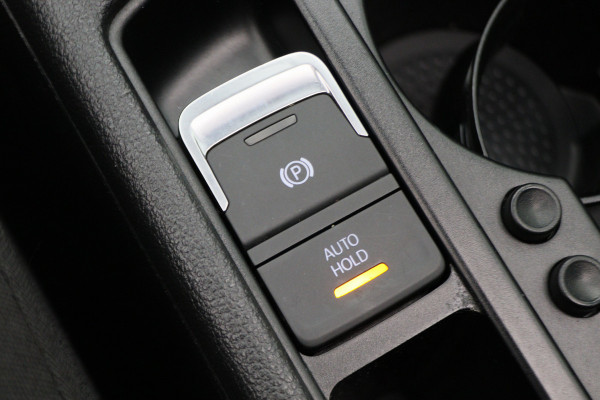 Volkswagen Touran 1.4 TSI DSG Highline Business R Panoramadak, ACC, Camera, Navigatie, Bluetooth, LED, Trekhaak, 17''