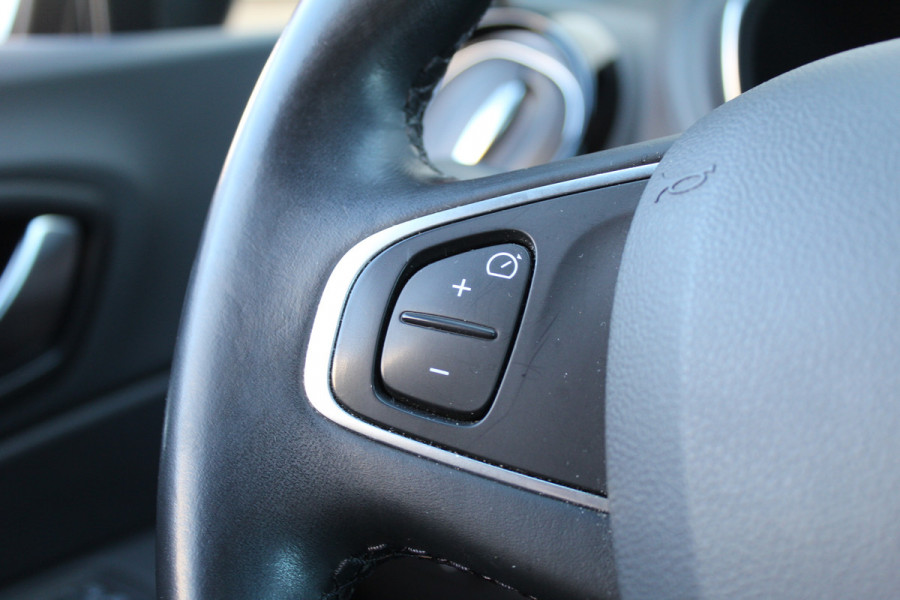 Renault Captur 1.3 TCe 150PK Intens | BLIS | Navigatie | Camera | Cruise Control | Keyless