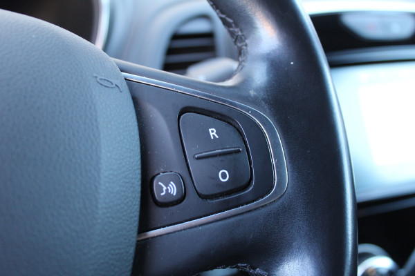 Renault Captur 1.3 TCe 150PK Intens | BLIS | Navigatie | Camera | Cruise Control | Keyless