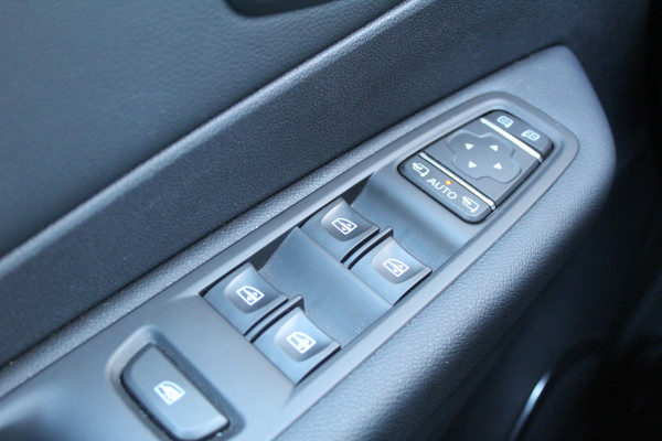 Renault Captur 1.3 TCe 150PK Intens | BLIS | Navigatie | Camera | Cruise Control | Keyless