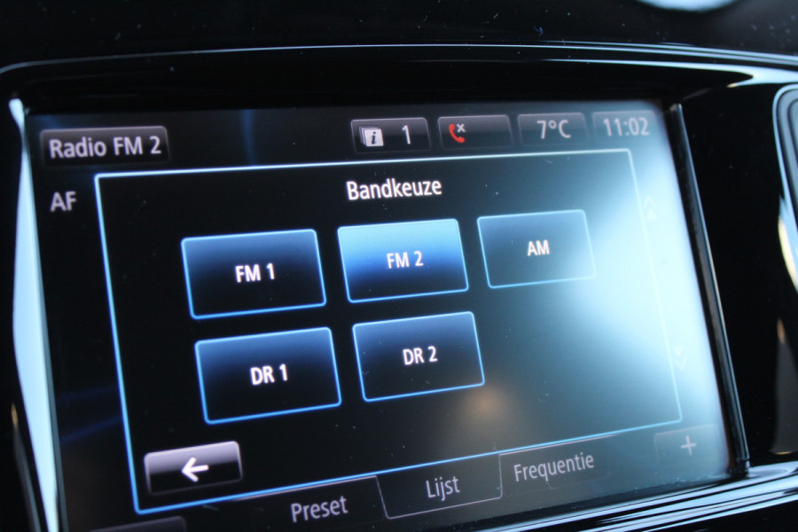 Renault Captur 1.3 TCe 150PK Intens | BLIS | Navigatie | Camera | Cruise Control | Keyless