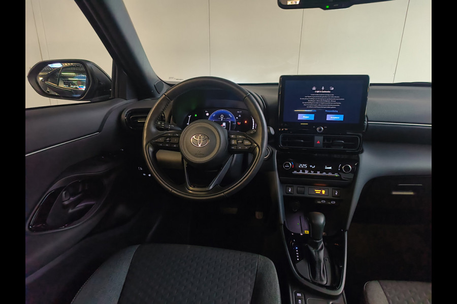 Toyota Yaris Cross 1.5 Hybrid 115 Dynamic AUTOMAAT uit 2025 Rijklaar + fabrieksgarantie tot 2030 Henk Jongen Auto's in Helmond,  al 50 jaar service zoals 't hoort!