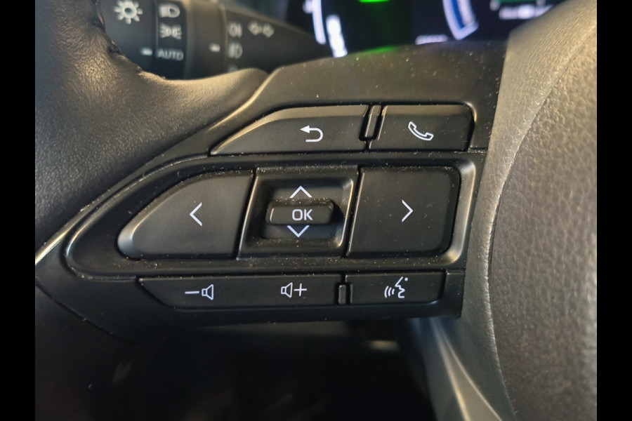 Toyota Yaris Cross 1.5 Hybrid 115 Dynamic AUTOMAAT uit 2025 Rijklaar + fabrieksgarantie tot 2030 Henk Jongen Auto's in Helmond,  al 50 jaar service zoals 't hoort!