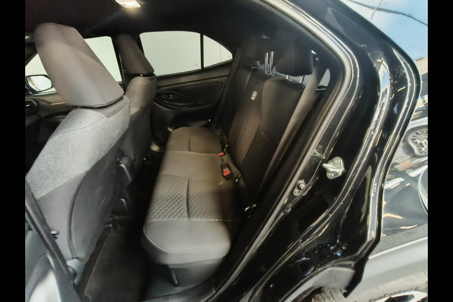 Toyota Yaris Cross 1.5 Hybrid 115 Dynamic AUTOMAAT uit 2025 Rijklaar + fabrieksgarantie tot 2030 Henk Jongen Auto's in Helmond,  al 50 jaar service zoals 't hoort!