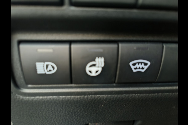 Toyota Yaris Cross 1.5 Hybrid 115 Dynamic AUTOMAAT uit 2025 Rijklaar + fabrieksgarantie tot 2030 Henk Jongen Auto's in Helmond,  al 50 jaar service zoals 't hoort!