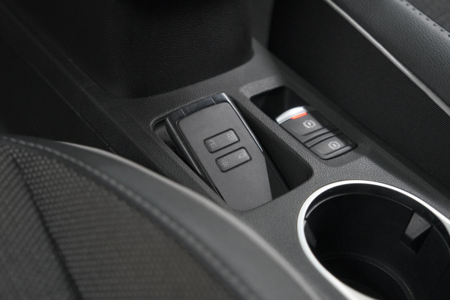 Renault Captur TCe 140 EDC Intens | Trekhaak | Camera | BOSE Audio | 9.3 Inch Groot Scherm