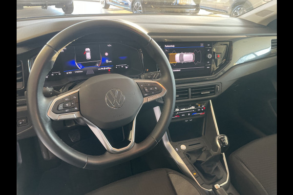 Volkswagen Polo 1.0 TSI Life Edition Achteruitrijcamera - Airco - Parkeersensoren voor en achter - Navigatiesysteem - Cruise control - Bluetooth - Stuur multifunctioneel - Start/stop systeem - Licht metalen velgen 15 inch - Radi