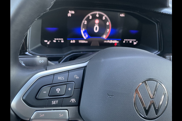 Volkswagen Polo 1.0 TSI Life Edition Achteruitrijcamera - Airco - Parkeersensoren voor en achter - Navigatiesysteem - Cruise control - Bluetooth - Stuur multifunctioneel - Start/stop systeem - Licht metalen velgen 15 inch - Radi