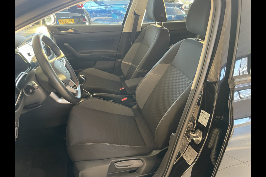 Volkswagen Polo 1.0 TSI Life Edition Achteruitrijcamera - Airco - Parkeersensoren voor en achter - Navigatiesysteem - Cruise control - Bluetooth - Stuur multifunctioneel - Start/stop systeem - Licht metalen velgen 15 inch - Radi