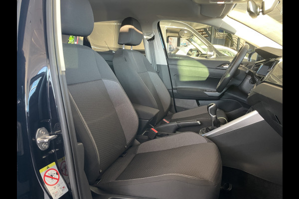Volkswagen Polo 1.0 TSI Life Edition Achteruitrijcamera - Airco - Parkeersensoren voor en achter - Navigatiesysteem - Cruise control - Bluetooth - Stuur multifunctioneel - Start/stop systeem - Licht metalen velgen 15 inch - Radi