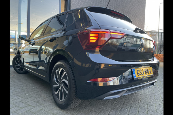 Volkswagen Polo 1.0 TSI Life Edition Achteruitrijcamera - Airco - Parkeersensoren voor en achter - Navigatiesysteem - Cruise control - Bluetooth - Stuur multifunctioneel - Start/stop systeem - Licht metalen velgen 15 inch - Radi