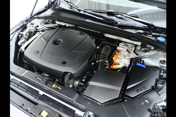 Volvo V60 2.0 T8 Twin Engine AWD Inscription | Panoramadak | Leder | Trekhaak | Camera | Keyless | Memory | Carplay