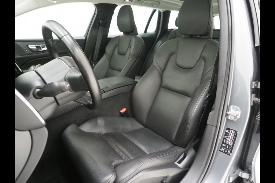 Volvo V60 2.0 T8 Twin Engine AWD Inscription | Panoramadak | Leder | Trekhaak | Camera | Keyless | Memory | Carplay
