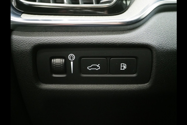 Volvo V60 2.0 T8 Twin Engine AWD Inscription | Panoramadak | Leder | Trekhaak | Camera | Keyless | Memory | Carplay