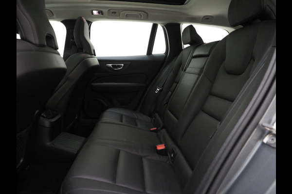 Volvo V60 2.0 T8 Twin Engine AWD Inscription | Panoramadak | Leder | Trekhaak | Camera | Keyless | Memory | Carplay