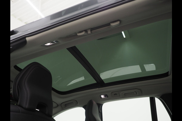 Volvo V60 2.0 T8 Twin Engine AWD Inscription | Panoramadak | Leder | Trekhaak | Camera | Keyless | Memory | Carplay