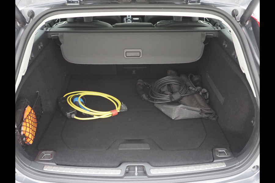 Volvo V60 2.0 T8 Twin Engine AWD Inscription | Panoramadak | Leder | Trekhaak | Camera | Keyless | Memory | Carplay