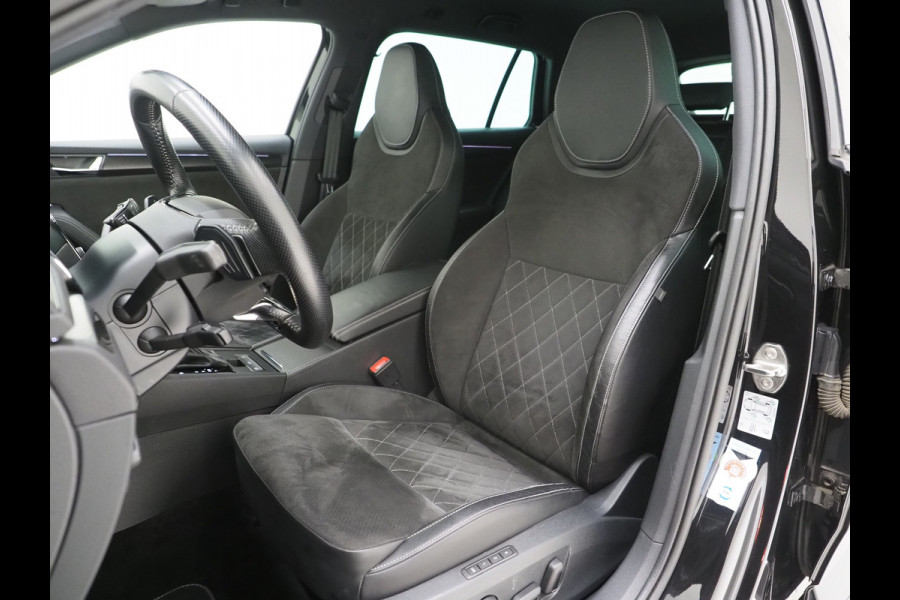 Škoda Superb Combi 1.4 TSI iV Sportline 218PK | Sportstoelen | Trekhaak | Camera | Memory | Sfeer | Keyless | Adaptive Cruise