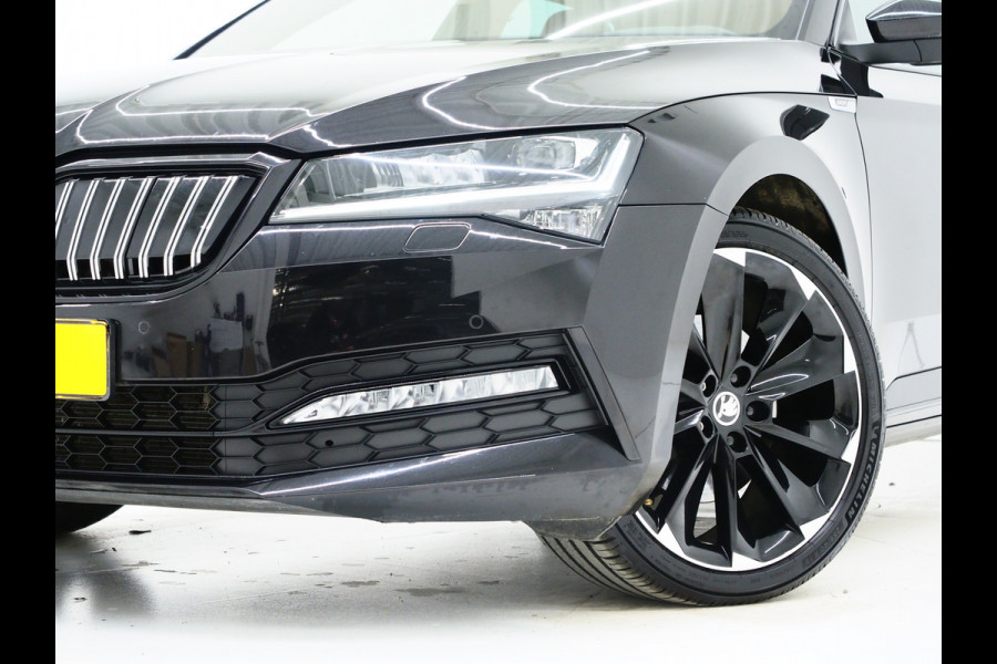 Škoda Superb Combi 1.4 TSI iV Sportline 218PK | Sportstoelen | Trekhaak | Camera | Memory | Sfeer | Keyless | Adaptive Cruise