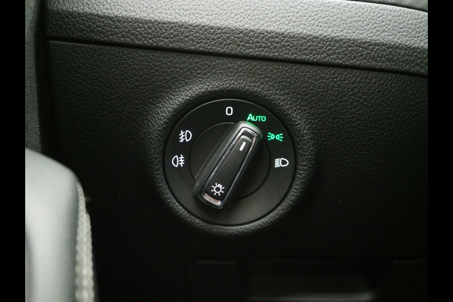Škoda Superb Combi 1.4 TSI iV Sportline 218PK | Sportstoelen | Trekhaak | Camera | Memory | Sfeer | Keyless | Adaptive Cruise