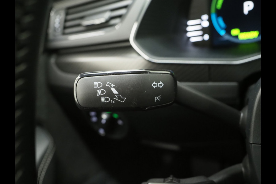 Škoda Superb Combi 1.4 TSI iV Sportline 218PK | Sportstoelen | Trekhaak | Camera | Memory | Sfeer | Keyless | Adaptive Cruise