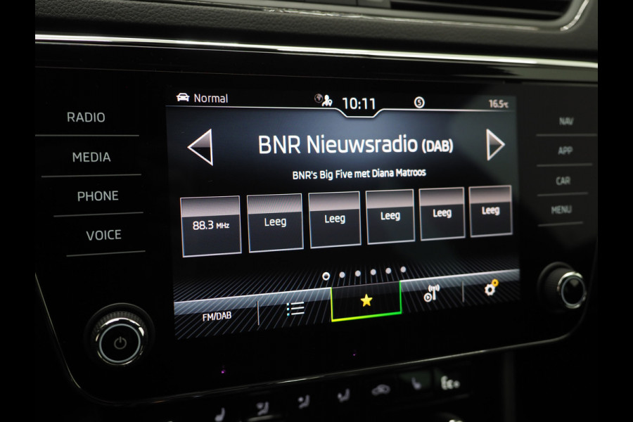 Škoda Superb Combi 1.4 TSI iV Sportline 218PK | Sportstoelen | Trekhaak | Camera | Memory | Sfeer | Keyless | Adaptive Cruise