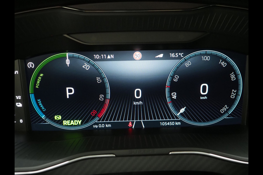 Škoda Superb Combi 1.4 TSI iV Sportline 218PK | Sportstoelen | Trekhaak | Camera | Memory | Sfeer | Keyless | Adaptive Cruise