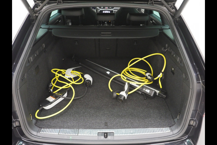Škoda Superb Combi 1.4 TSI iV Sportline 218PK | Sportstoelen | Trekhaak | Camera | Memory | Sfeer | Keyless | Adaptive Cruise