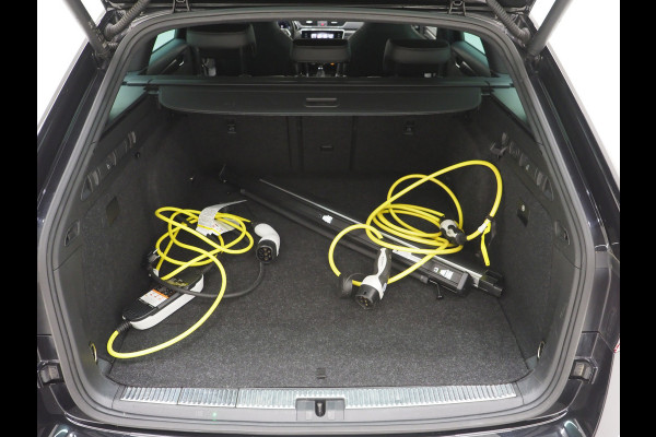 Škoda Superb Combi 1.4 TSI iV Sportline 218PK | Sportstoelen | Trekhaak | Camera | Memory | Sfeer | Keyless | Adaptive Cruise