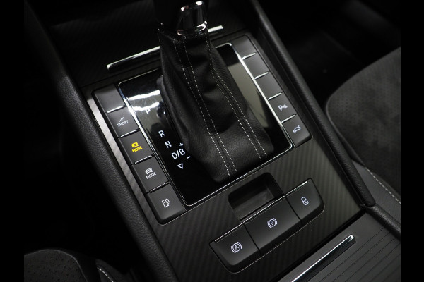 Škoda Superb Combi 1.4 TSI iV Sportline 218PK | Sportstoelen | Trekhaak | Camera | Memory | Sfeer | Keyless | Adaptive Cruise