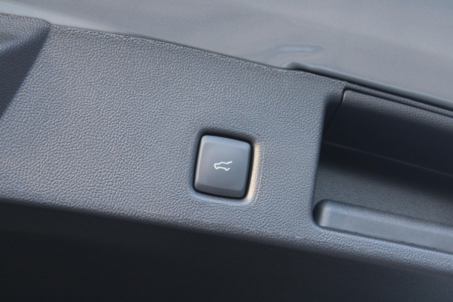 Ford Kuga 2.5 PHEV ST-Line X 243pk | Driver Assistance Pack | Winterpack | Wegklapbare Trekhaak | 19 inch Licht metalen Velgen | Matrix Led incl. Coast to Coast