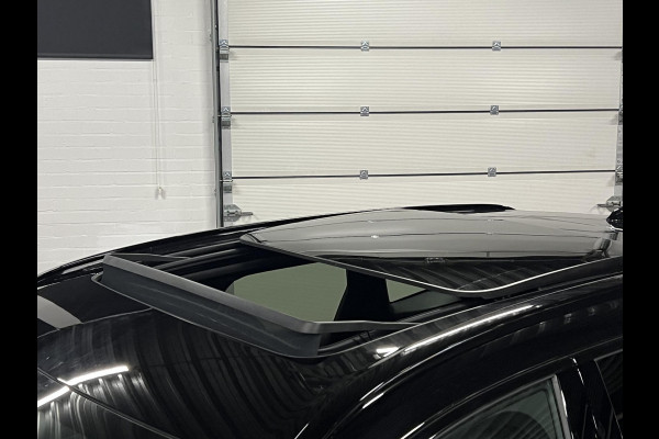 Volvo XC60 2.0 T8 Plug-in hybrid AWD Ultra Black Edition Luchtvering | Open dak | Adapt. cruise control | Harman Kardon | 360° Camera | Head-up | Pilot assist