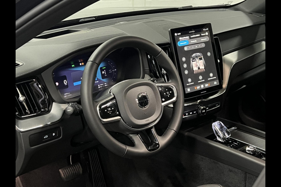 Volvo XC60 2.0 T8 Plug-in hybrid AWD Ultra Black Edition Luchtvering | Open dak | Adapt. cruise control | Harman Kardon | 360° Camera | Head-up | Pilot assist
