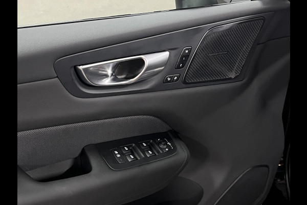 Volvo XC60 2.0 T8 Plug-in hybrid AWD Ultra Black Edition Luchtvering | Open dak | Adapt. cruise control | Harman Kardon | 360° Camera | Head-up | Pilot assist