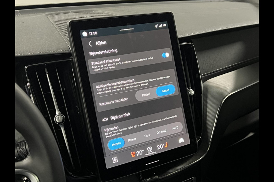 Volvo XC60 2.0 T8 Plug-in hybrid AWD Ultra Black Edition Luchtvering | Open dak | Adapt. cruise control | Harman Kardon | 360° Camera | Head-up | Pilot assist